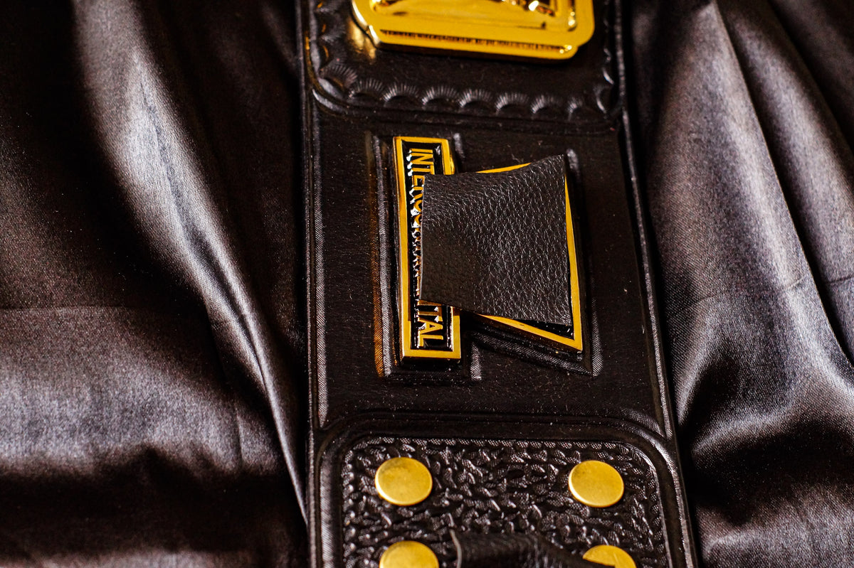 4.2mm Classic IC Title Black Leather Sharp Corners Gallery 1