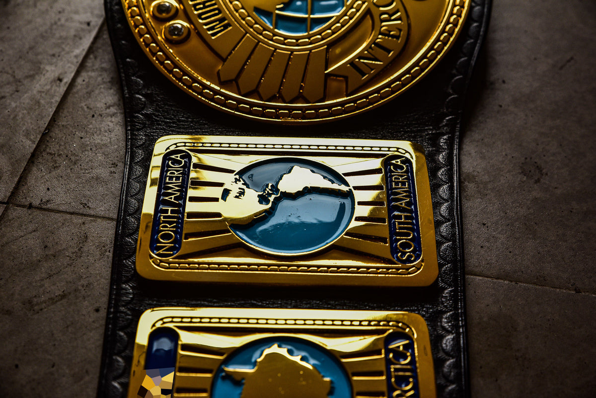 Oval IC Title Black W-W-E Scratch Logo and Black Leather