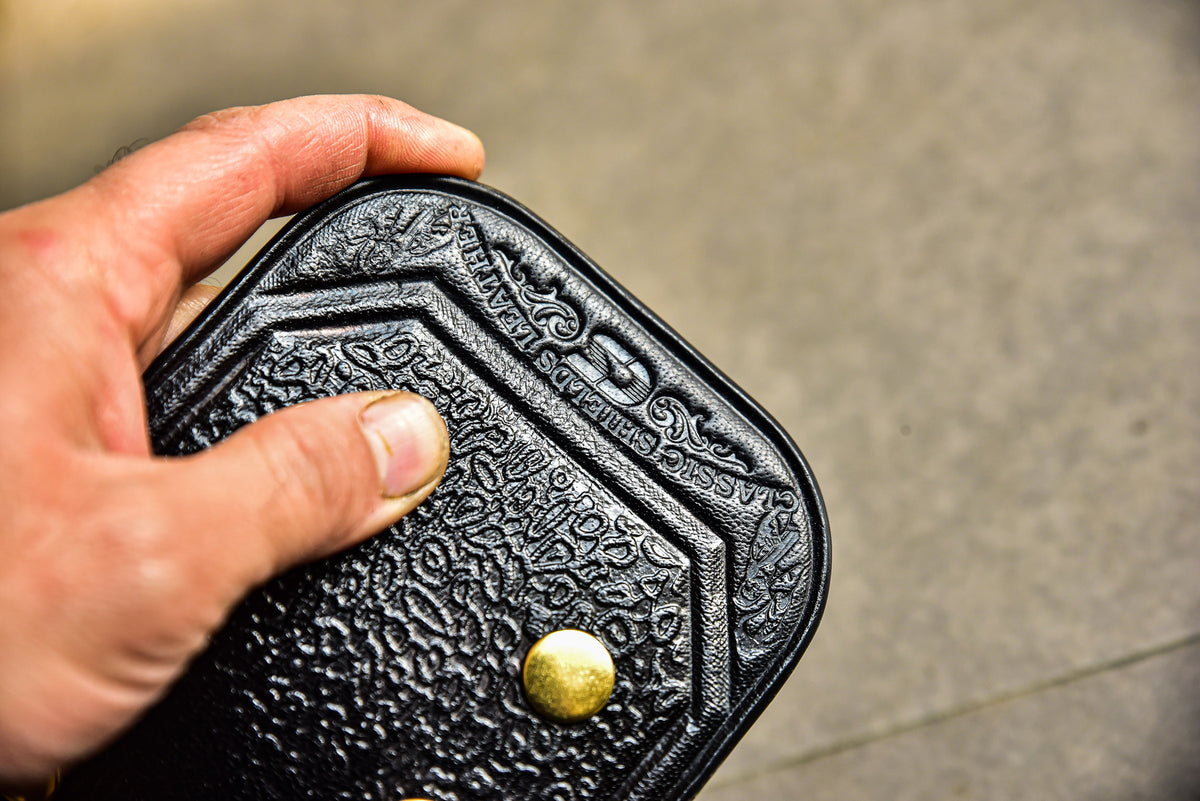 Oval IC Title Black W-W-E Scratch Logo and Black Leather